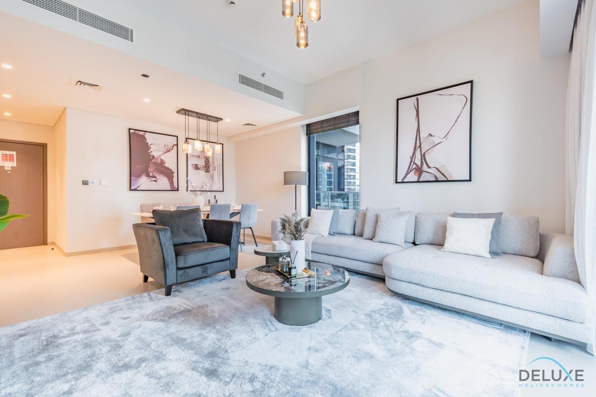 Apartment Deluxe 3br With Assistant At Act One Act Two Tower 2 In Downtown By Deluxe Homes *