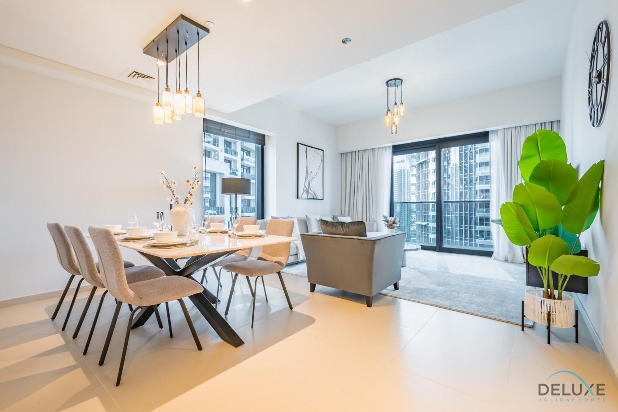 Deluxe 3br With Assistant At Act One Act Two Tower 2 In Downtown By Deluxe Homes Dubai