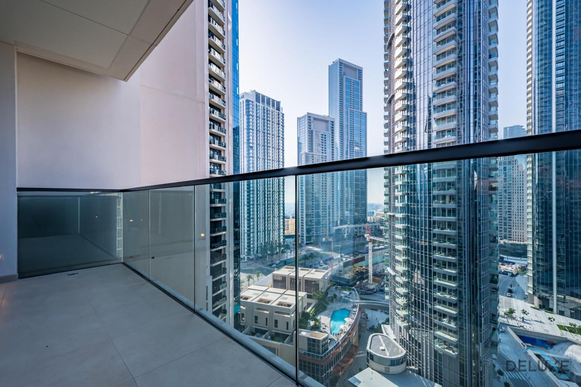 Deluxe 3br With Assistant At Act One Act Two Tower 2 In Downtown By Deluxe Homes Apartment Dubai