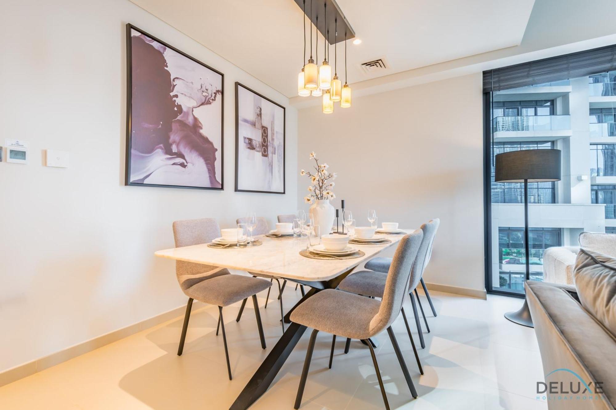 Apartment Deluxe 3br With Assistant At Act One Act Two Tower 2 In Downtown By Deluxe Homes