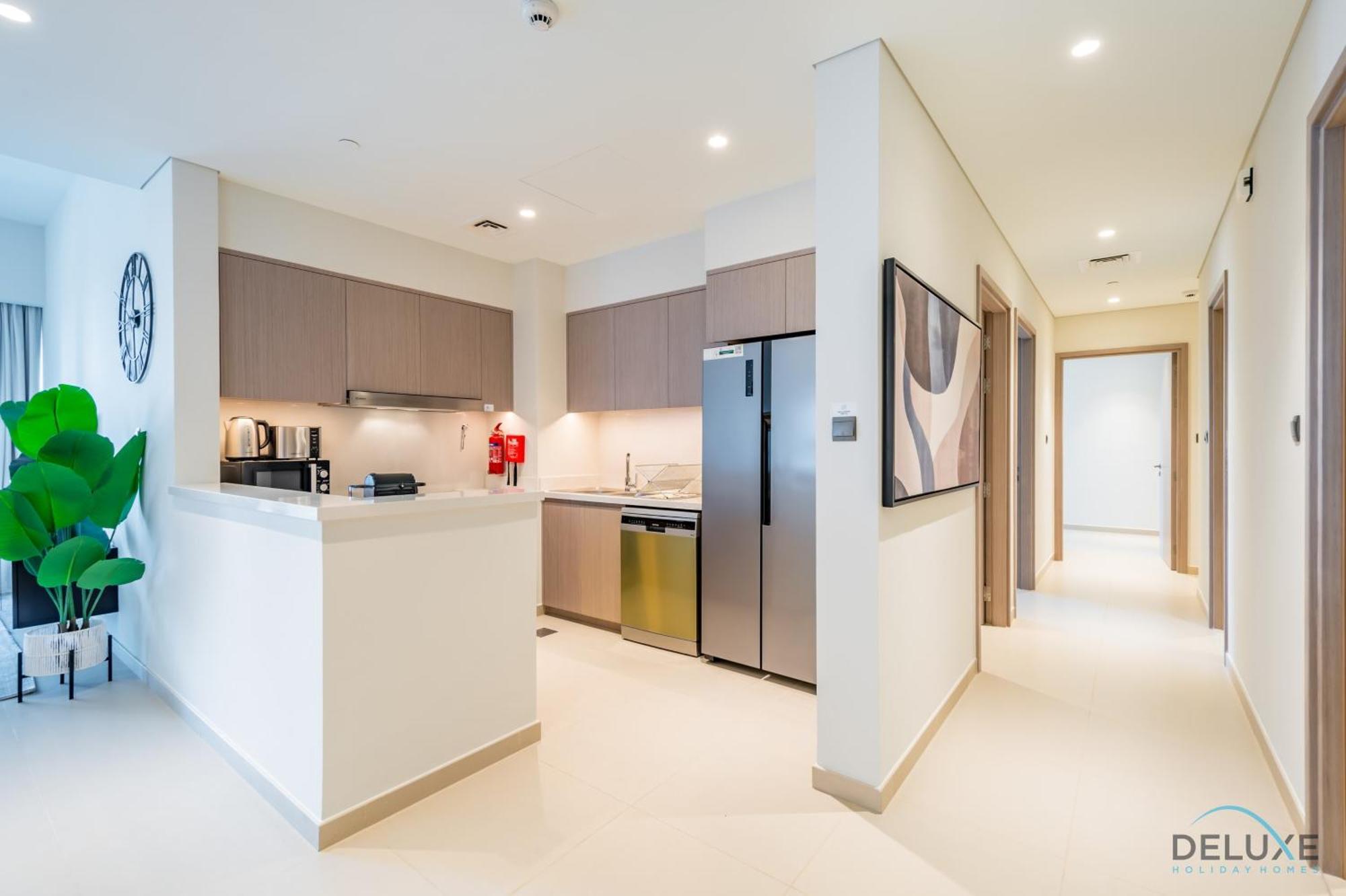 Deluxe 3br With Assistant At Act One Act Two Tower 2 In Downtown By Deluxe Homes * Dubai