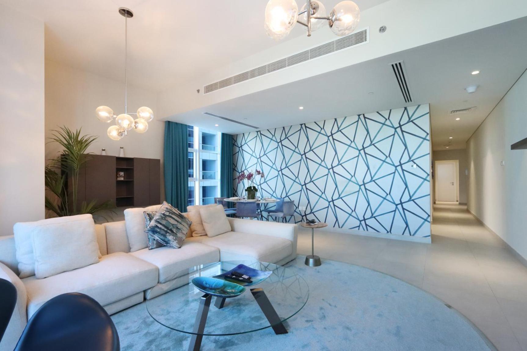 2br In Marina Walk To Dining & Nightlife Apartment