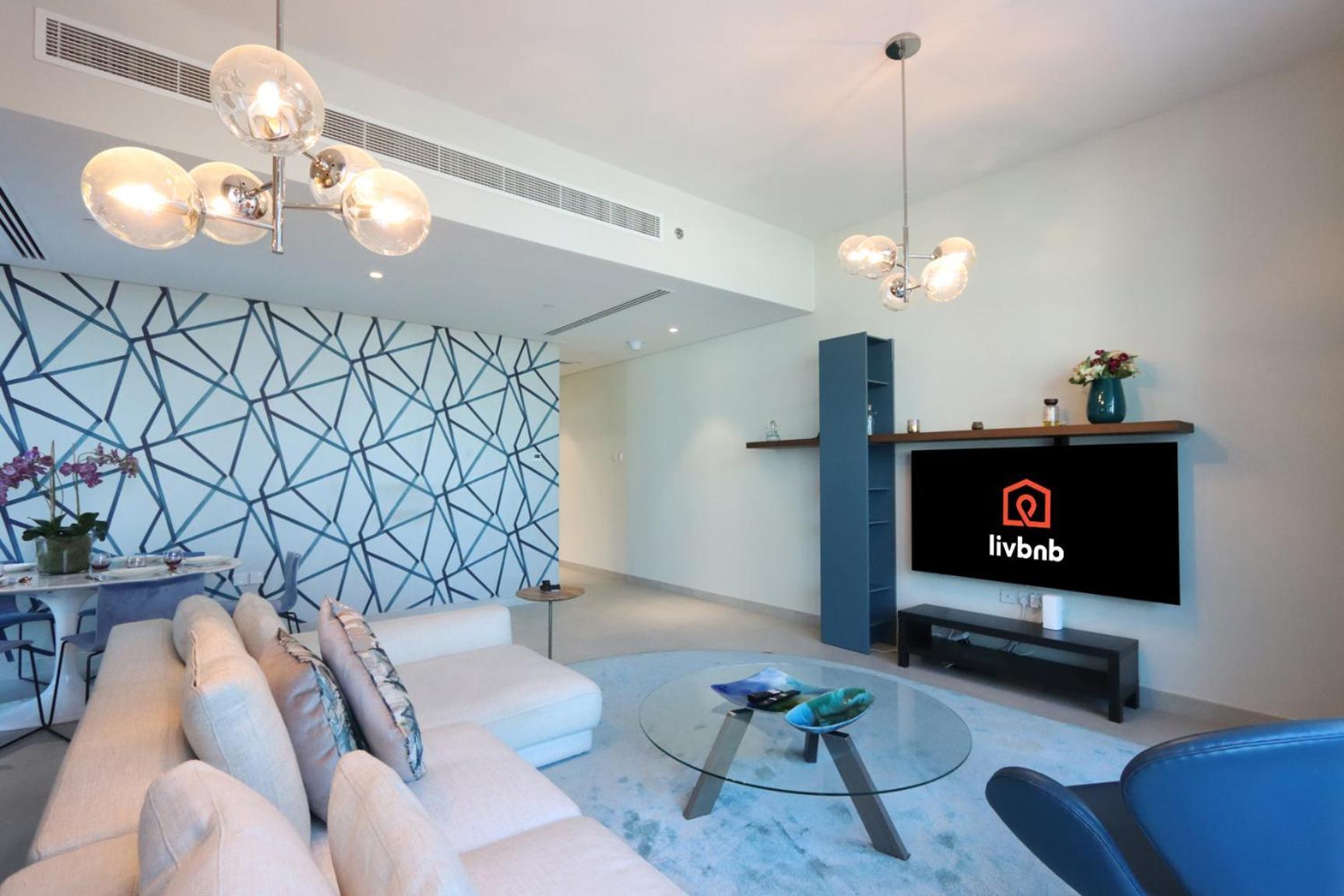 2br In Marina Walk To Dining & Nightlife Apartment