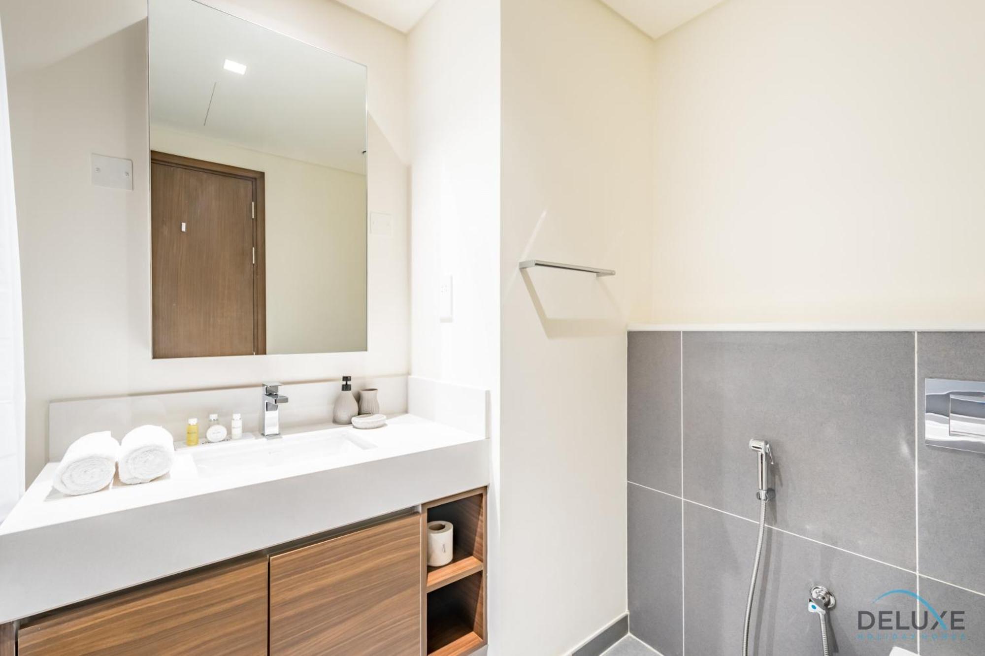 Charming 1br In Creek Edge Tower 1, Creek Harbor By Deluxe Homes *