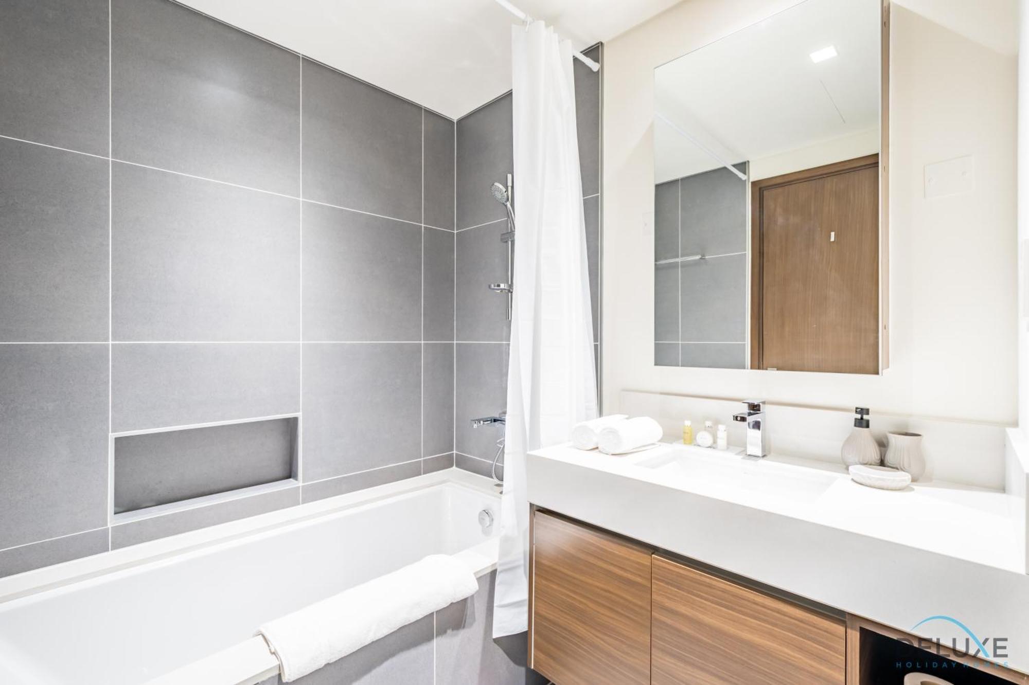 Charming 1br In Creek Edge Tower 1, Creek Harbor By Deluxe Homes *