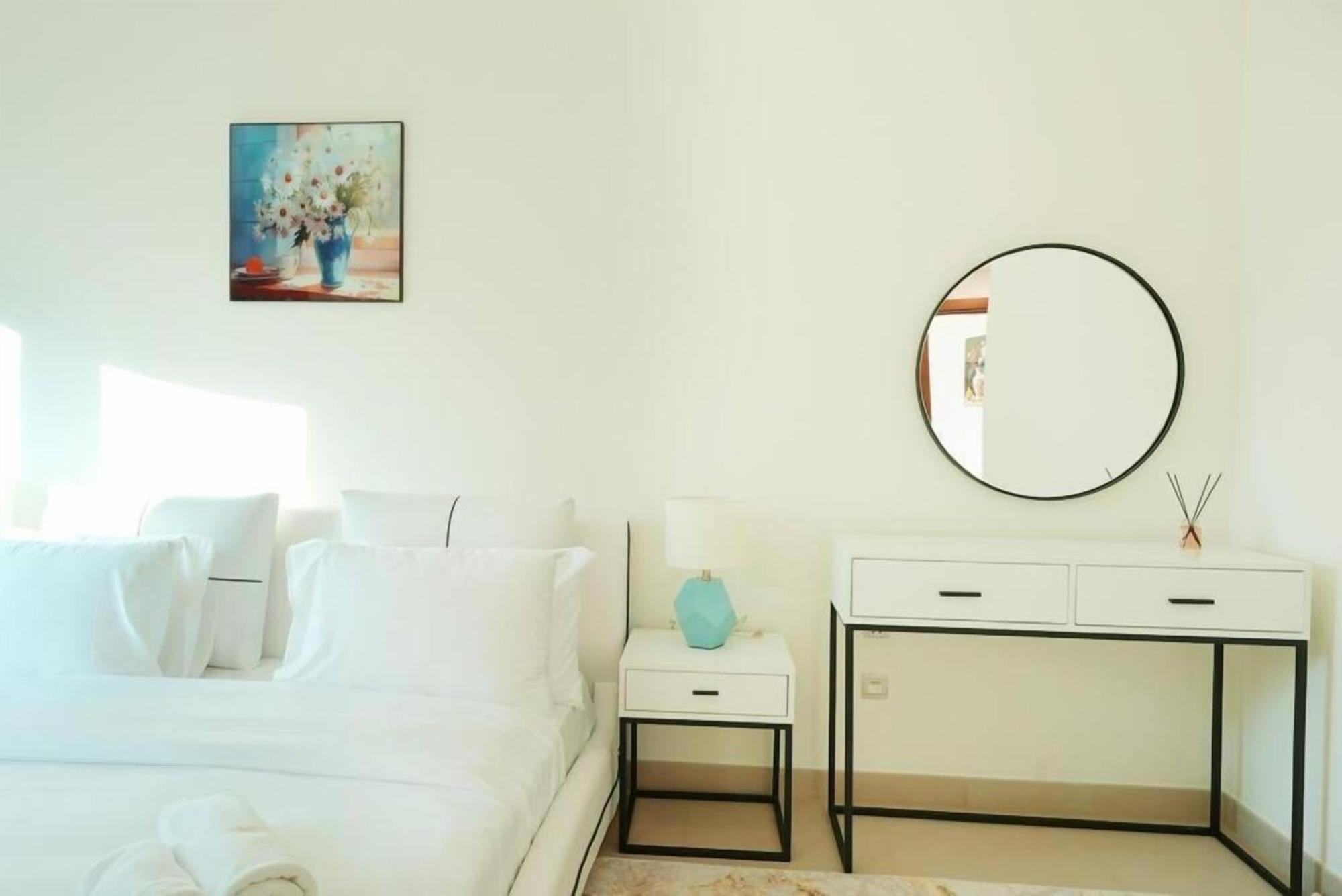 Brown Stone - Burj Khalifa Downtown Vista Apartment
