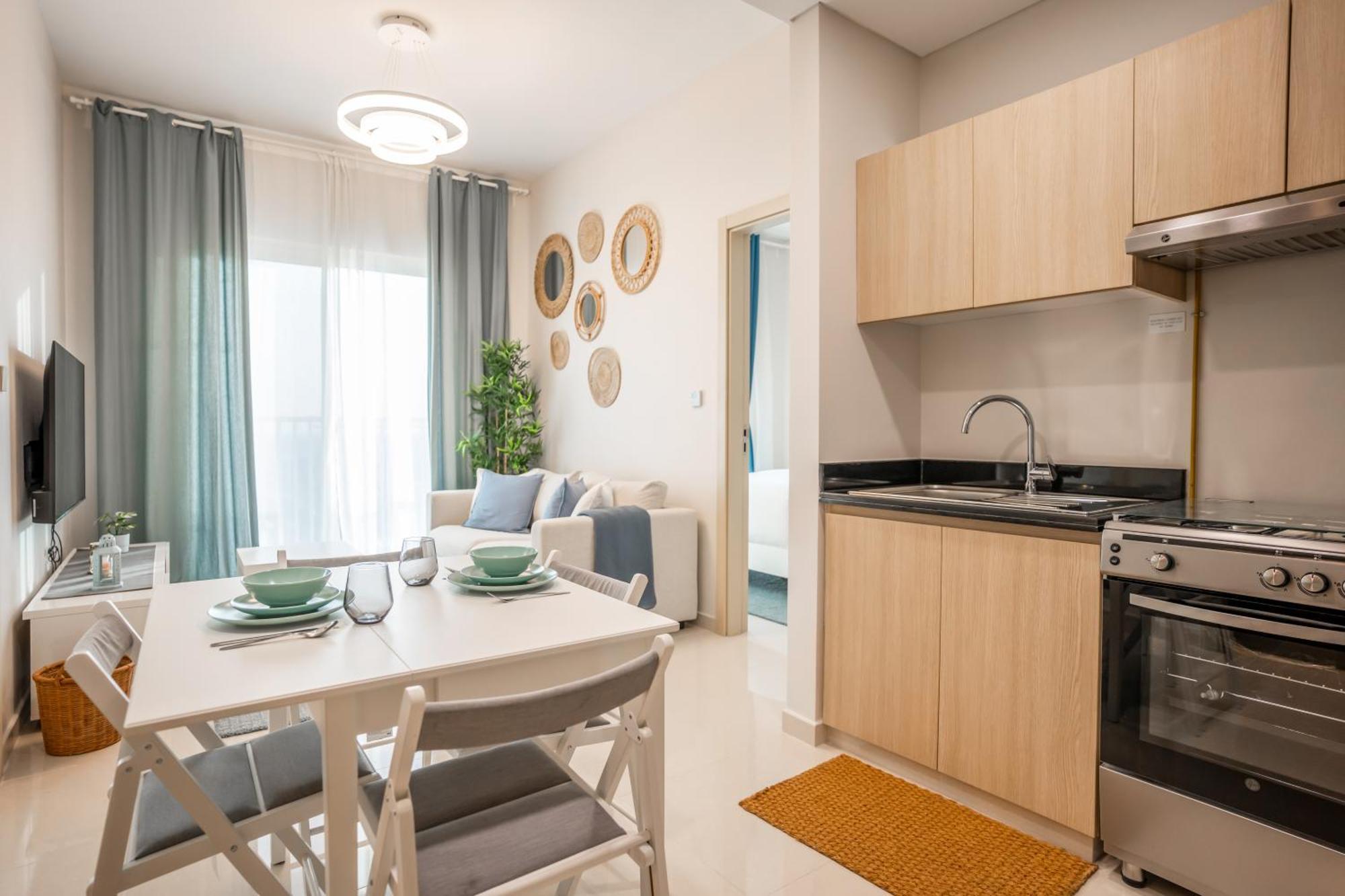 Homesgetaway - Elegant 2brapt In Navitas A Damac Hills 2 * Dubai