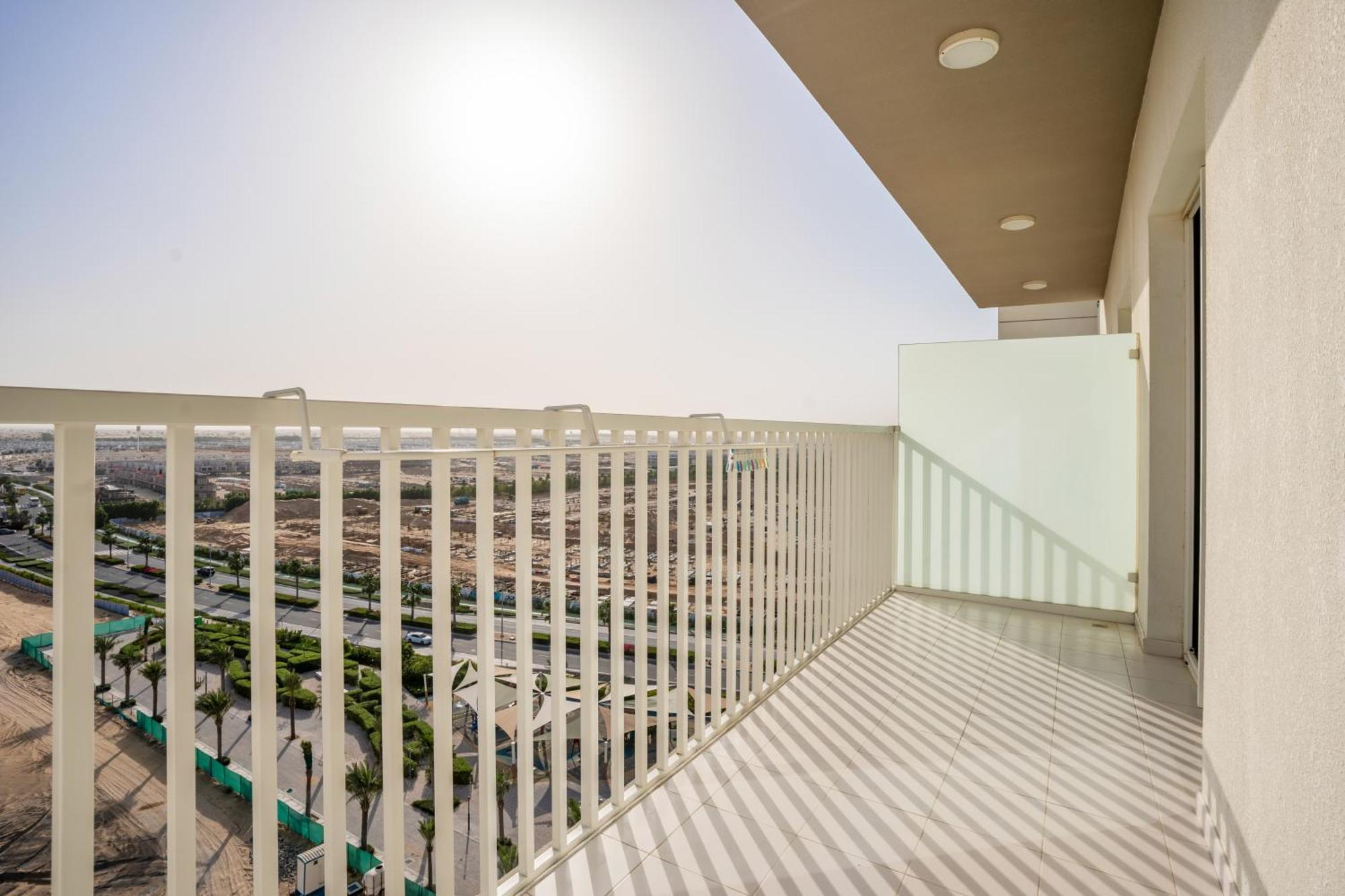 Homesgetaway - Elegant 2brapt In Navitas A Damac Hills 2 Apartment *