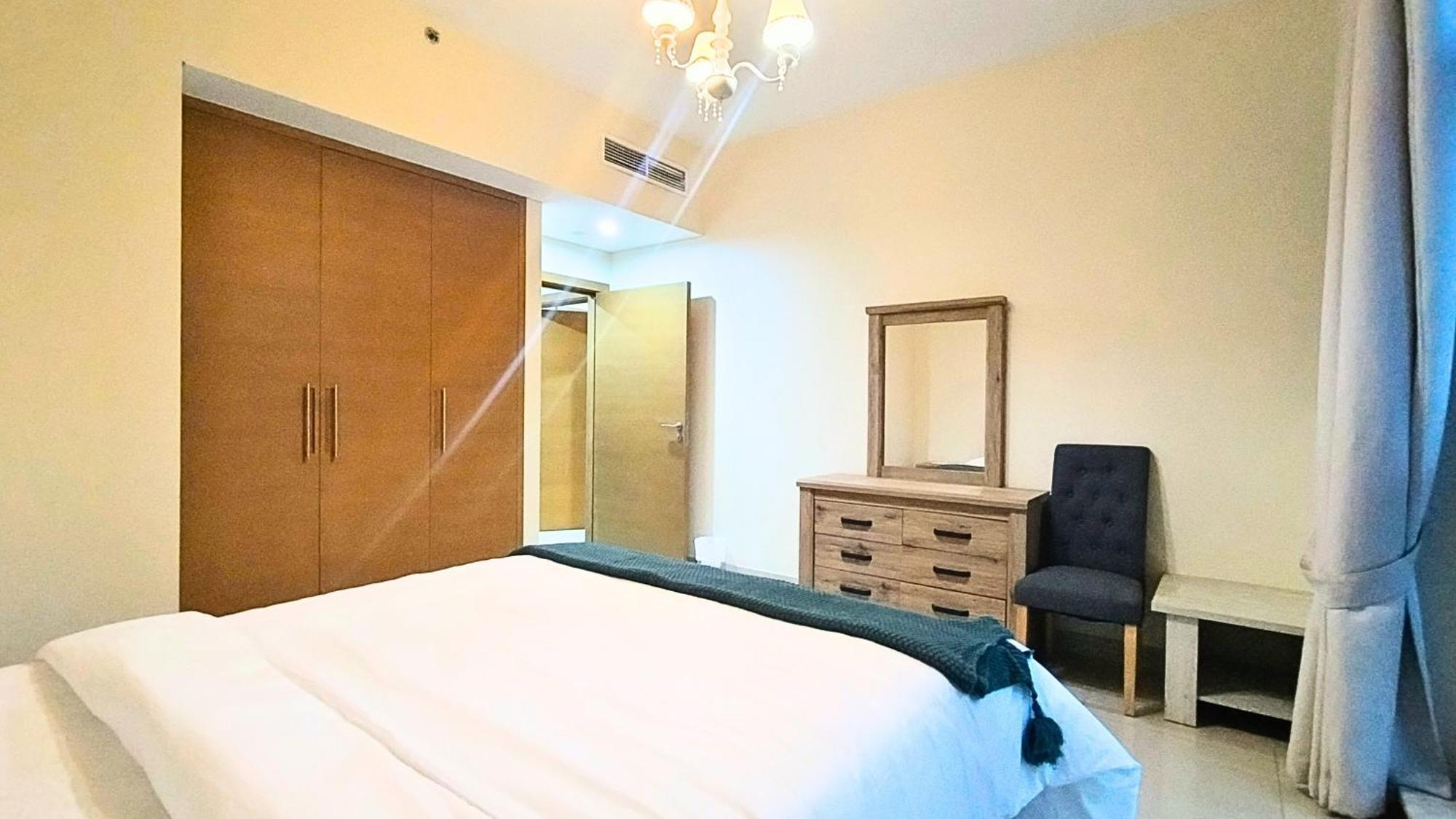 Apartment Claren Tower 2 By Golden Casa Dubai