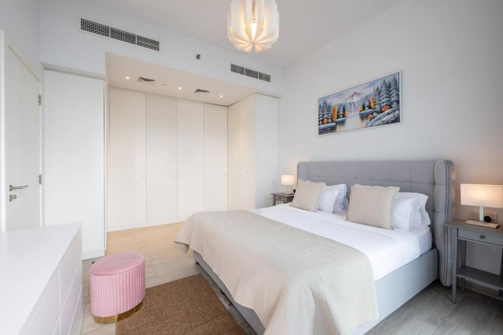 Apartment Spacious 2br With Community View