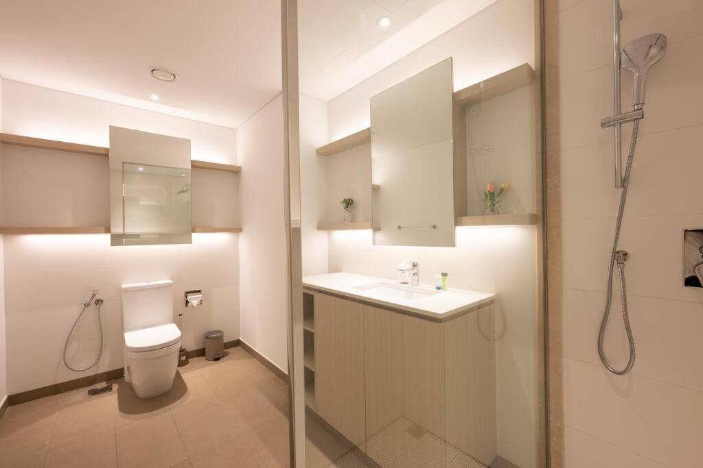 Apartment Spacious 2br With Community View Dubai