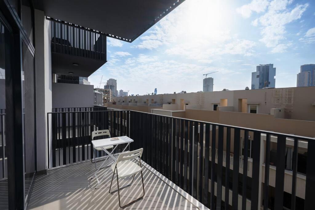 Spacious 2br With Community View Apartment Dubai