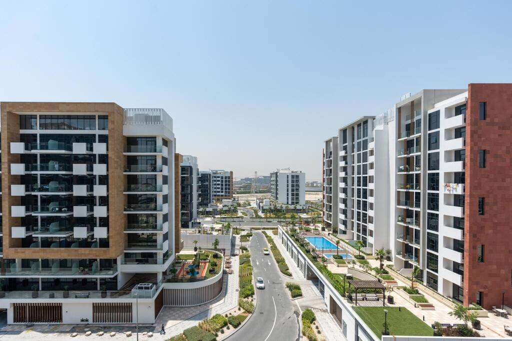 - 12 Min Downtown - Pool - Azizi Riviera Apartment *