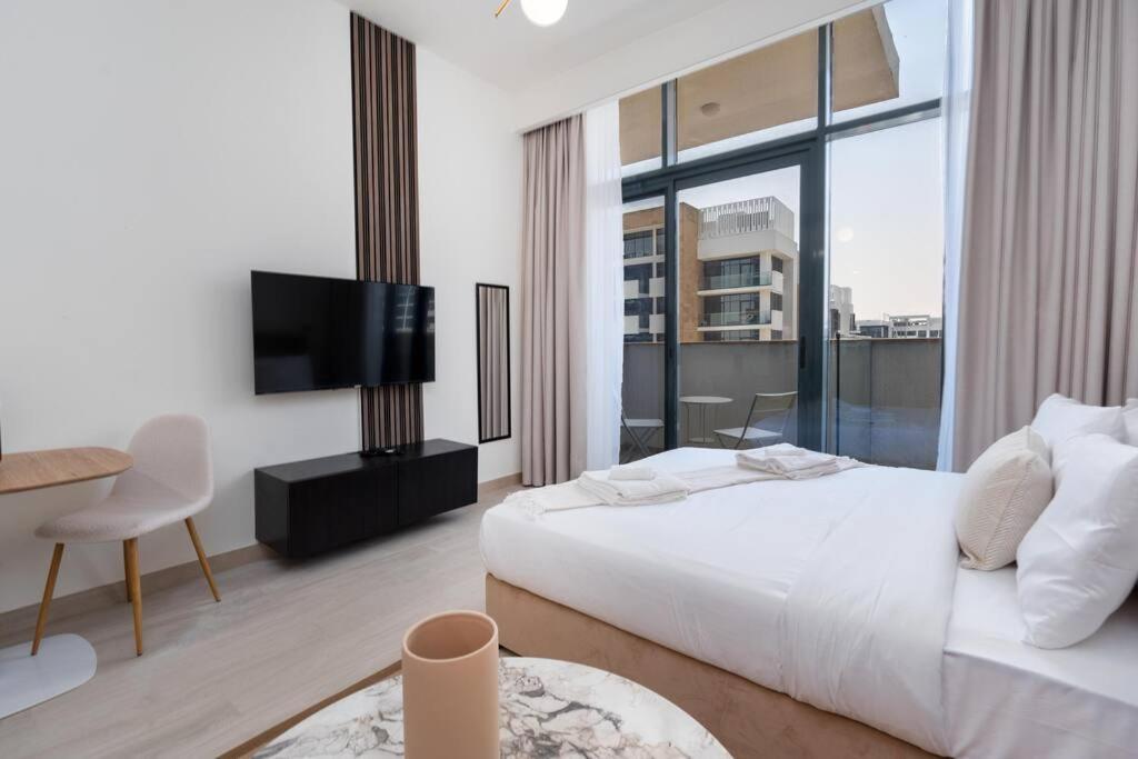 - 12 Min Downtown - Pool - Azizi Riviera Apartment Dubai