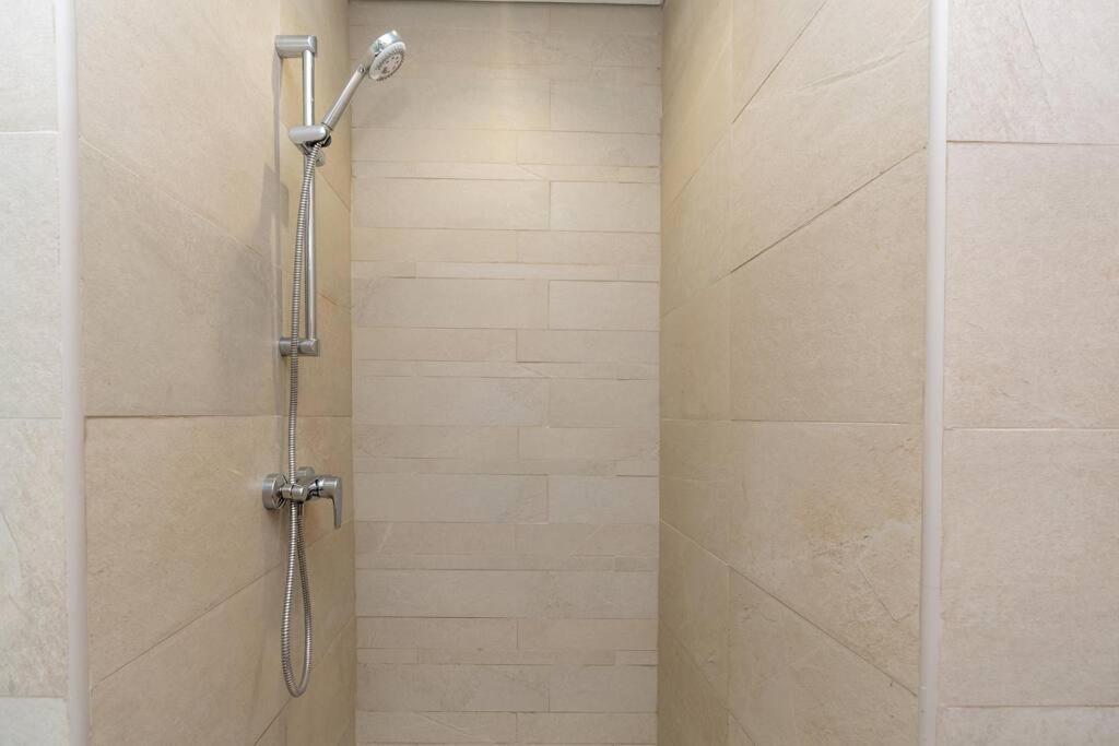 - 12 Min Downtown - Pool - Azizi Riviera Apartment *