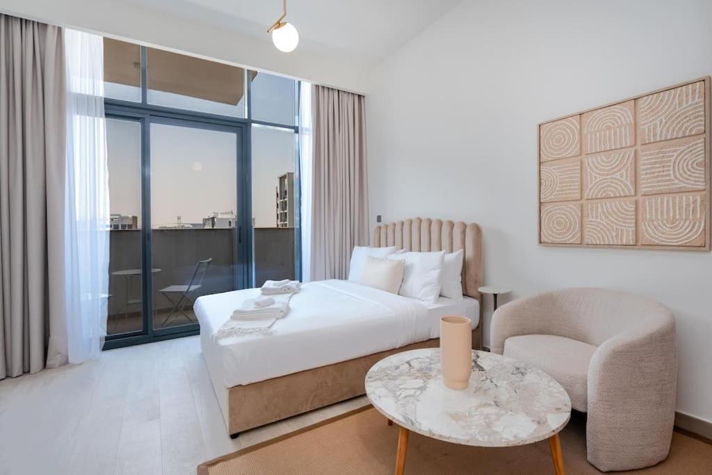 - 12 Min Downtown - Pool - Azizi Riviera Apartment