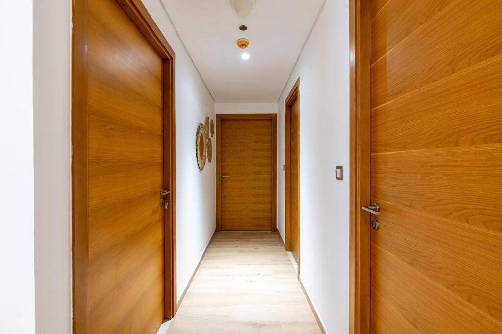 Large 2 Bedroom - Metro At 2 Min Apartment *