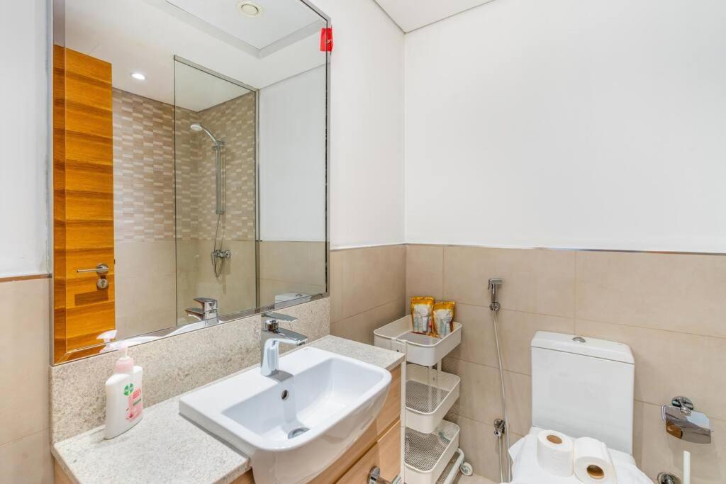 Large 2 Bedroom - Metro At 2 Min Apartment *