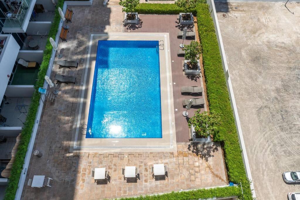 Large 2 Bedroom - Metro At 2 Min Apartment