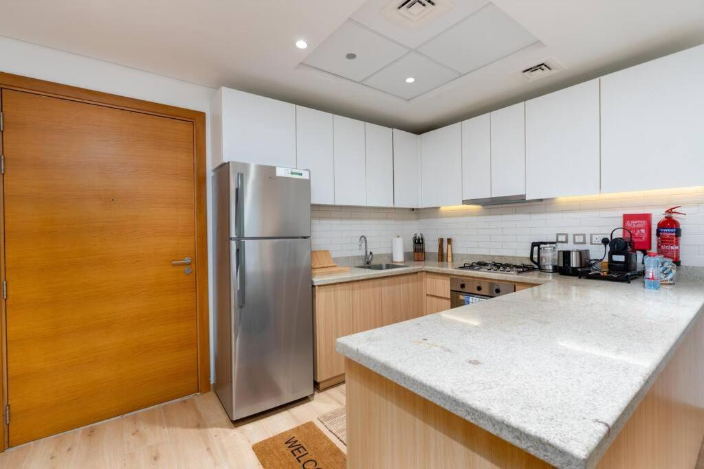 Apartment Large 2 Bedroom - Metro At 2 Min