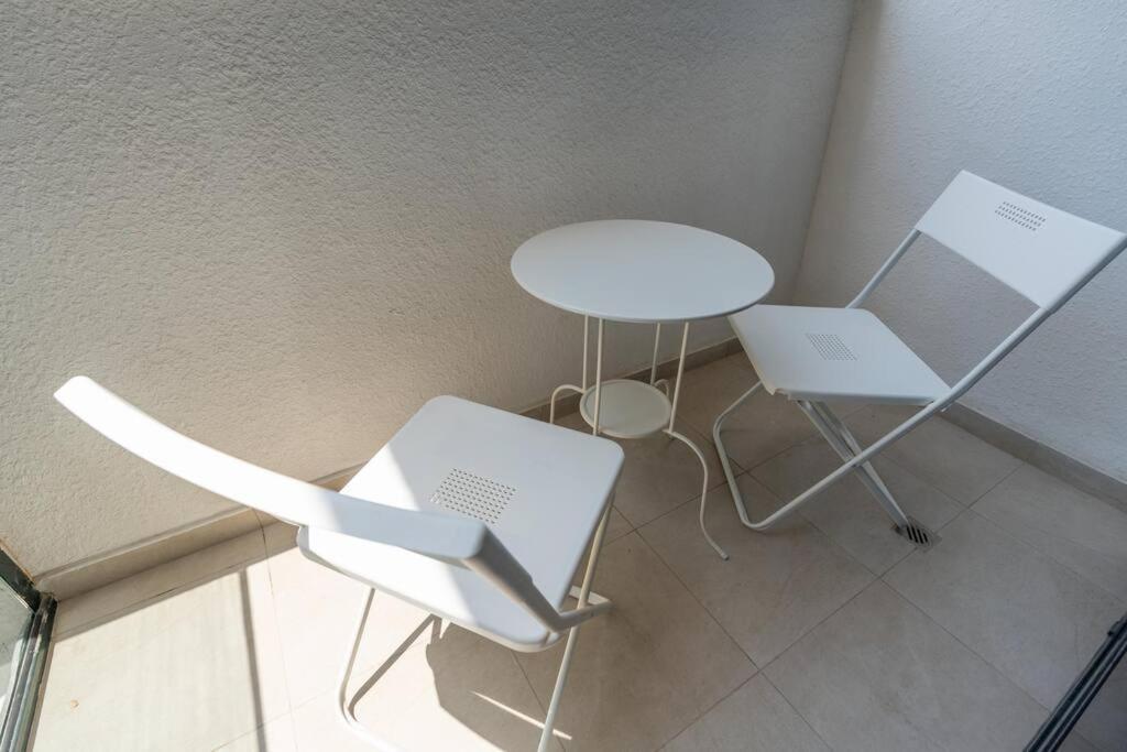 Apartment 12 Min From Downtown - - Azizi Riviera