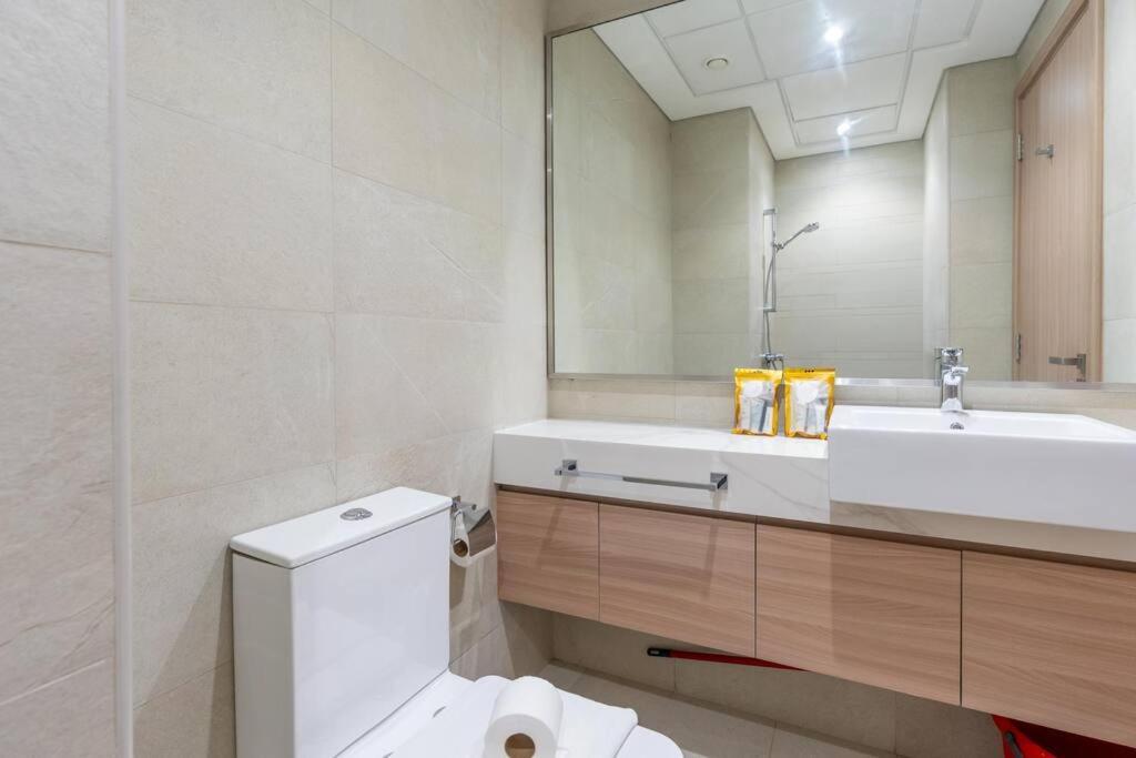 12 Min From Downtown - - Azizi Riviera Apartment *