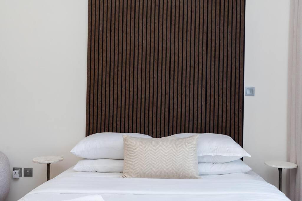 12 Min From Downtown - - Azizi Riviera Apartment Dubai