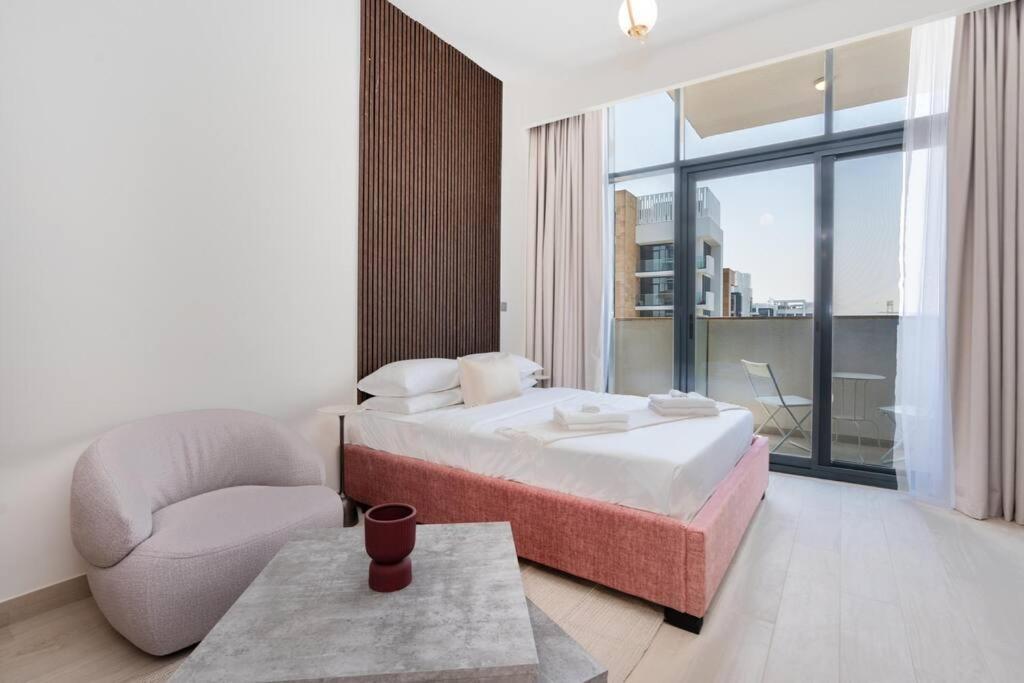 12 Min From Downtown - - Azizi Riviera Apartment *