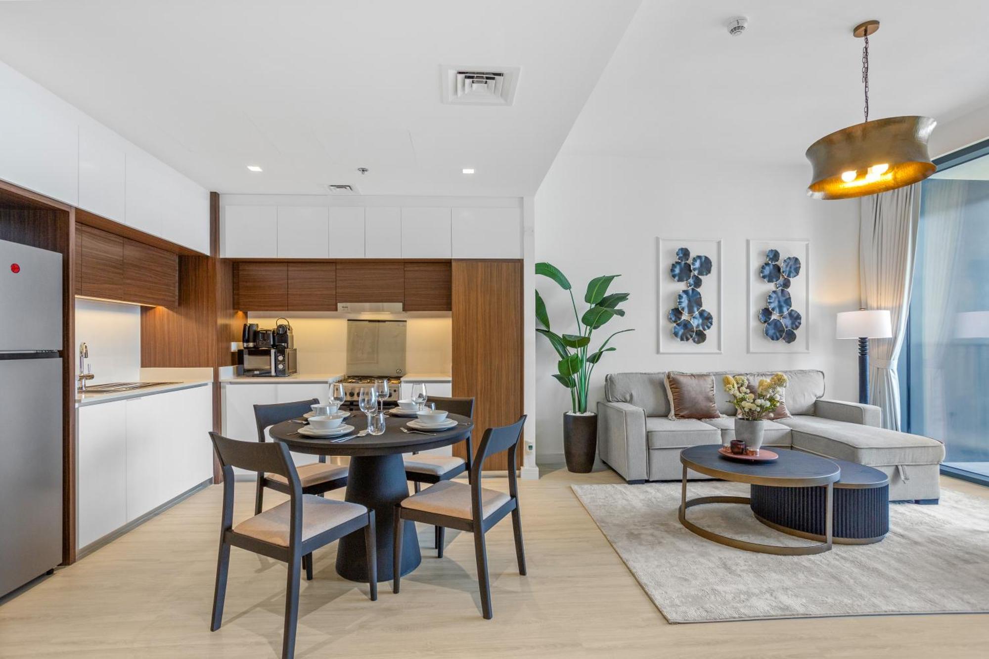 Luxury Living With Panoramic View In Creek Harbour Apartment Dubai