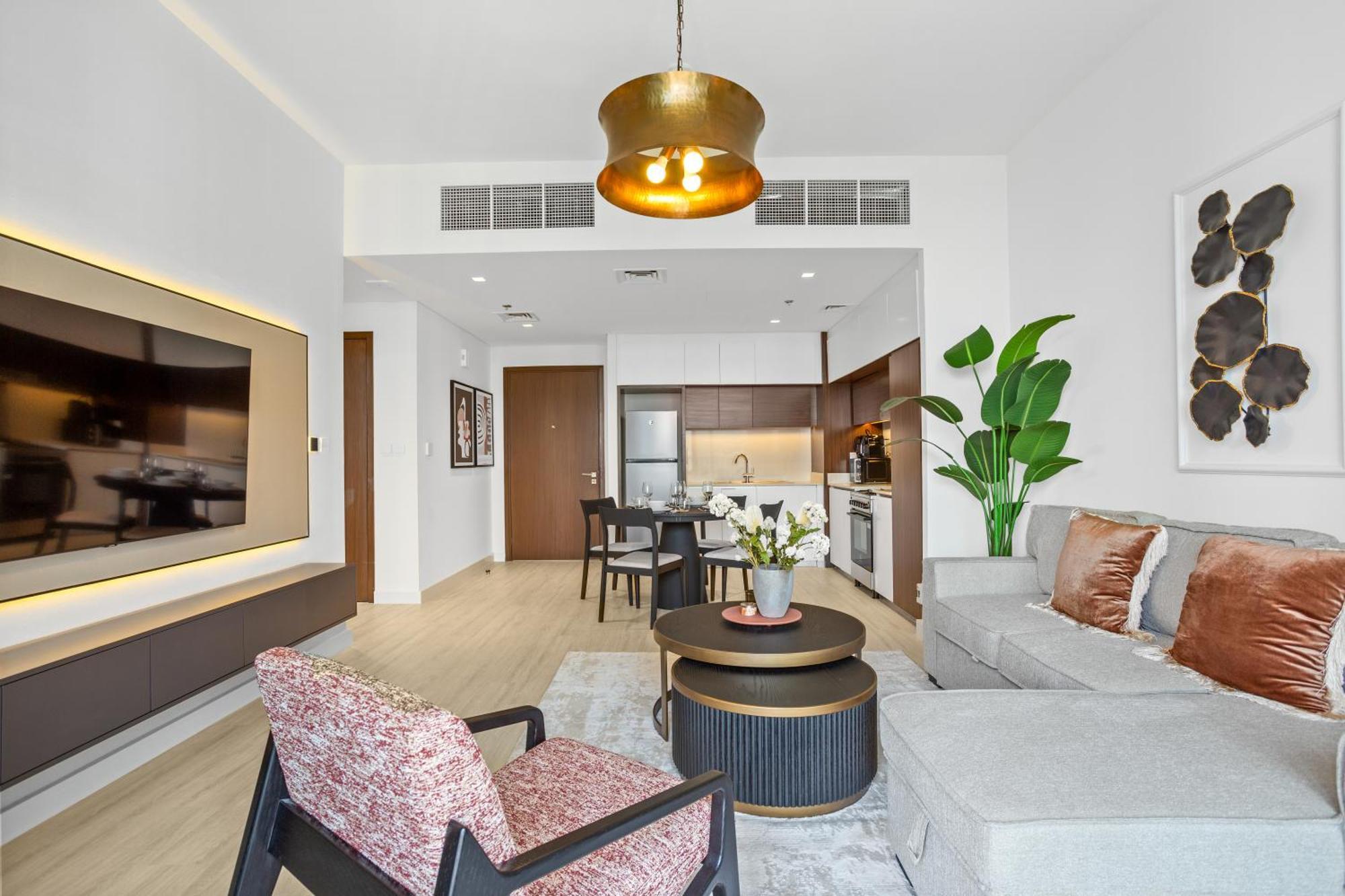 Luxury Living With Panoramic View In Creek Harbour *