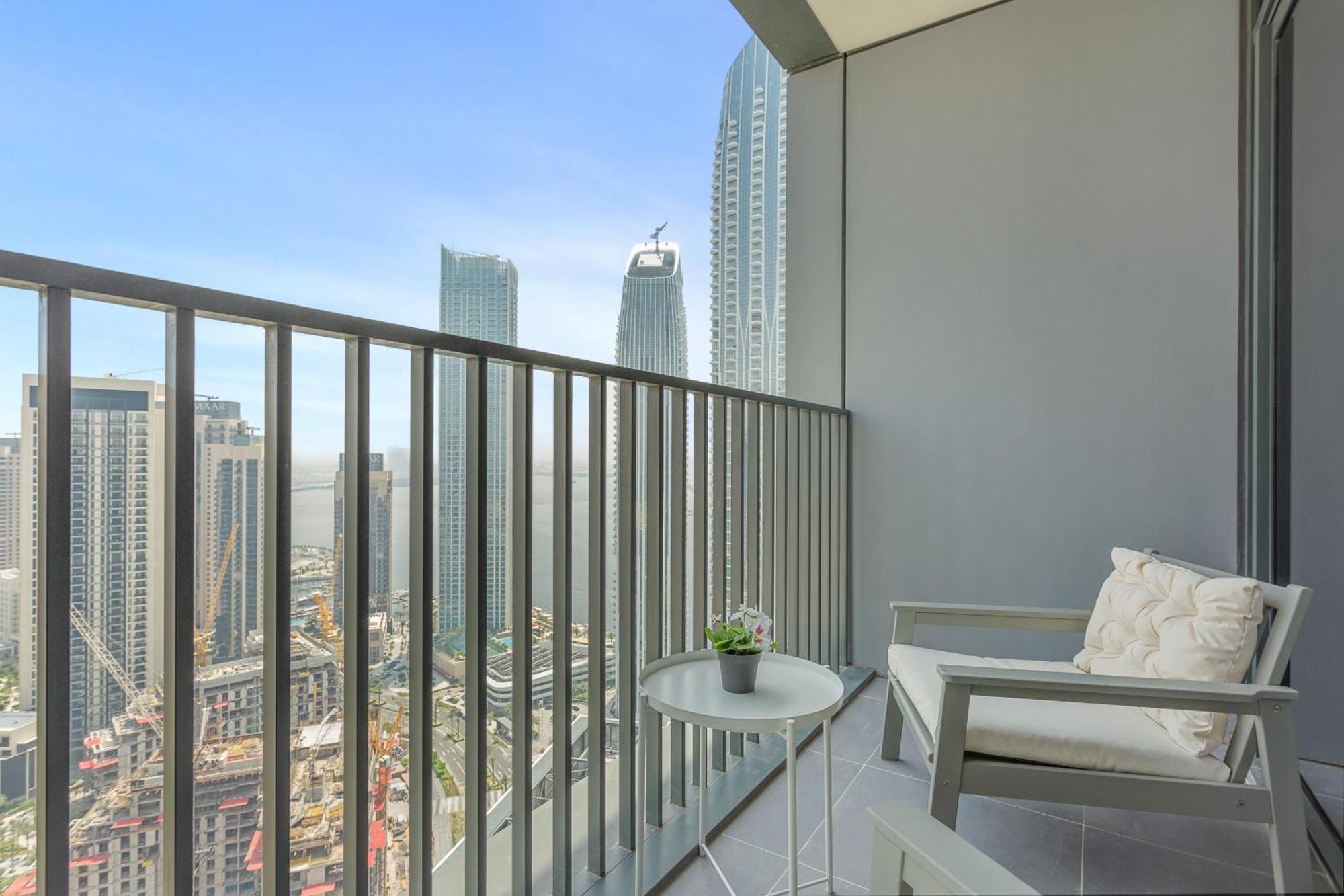 Apartment Luxury Living With Panoramic View In Creek Harbour Dubai