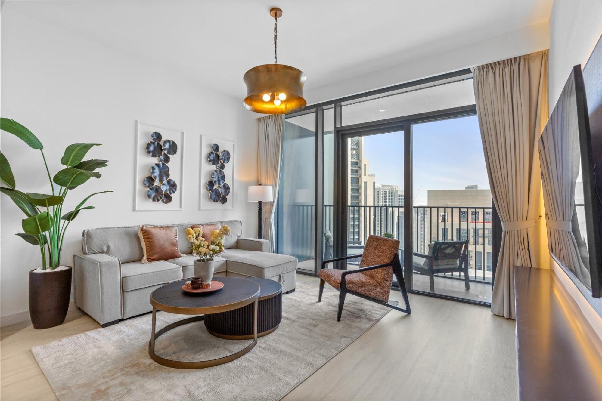 Luxury Living With Panoramic View In Creek Harbour Apartment *