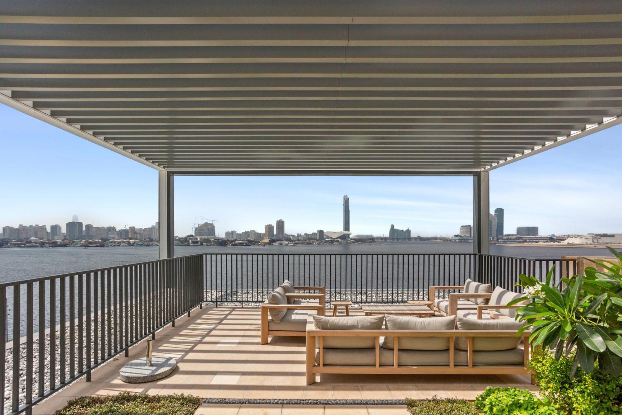 Luxury Living With Panoramic View In Creek Harbour Apartment *