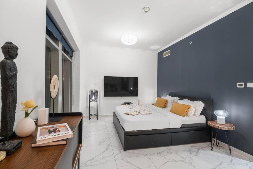 First Class Full Burj Khalifa View Apartment