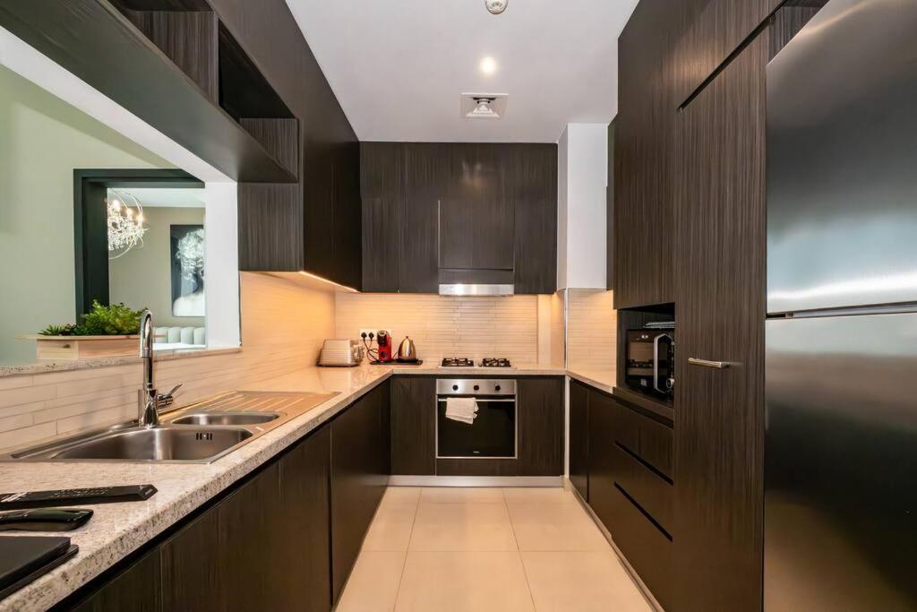Apartment Downtown Views - Direct Access To Mall - 2bdr 50th Floor Dubai