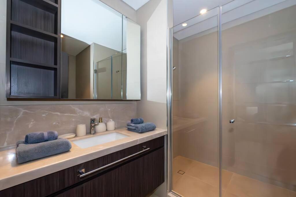Downtown Views - Direct Access To Mall - 2bdr 50th Floor * Dubai