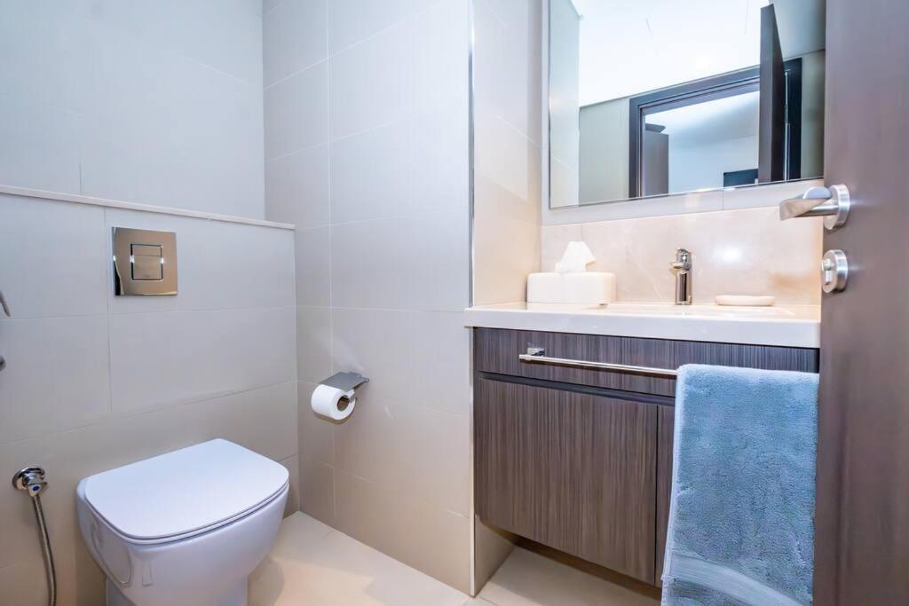 Downtown Views - Direct Access To Mall - 2bdr 50th Floor Apartment