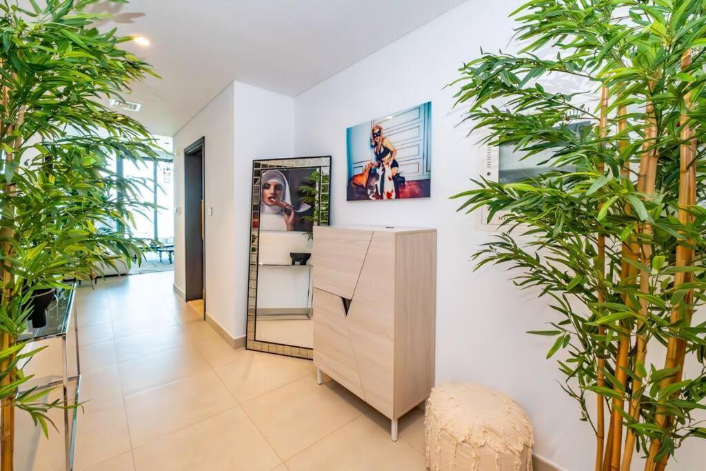 Downtown Views - Direct Access To Mall - 2bdr 50th Floor Apartment Dubai