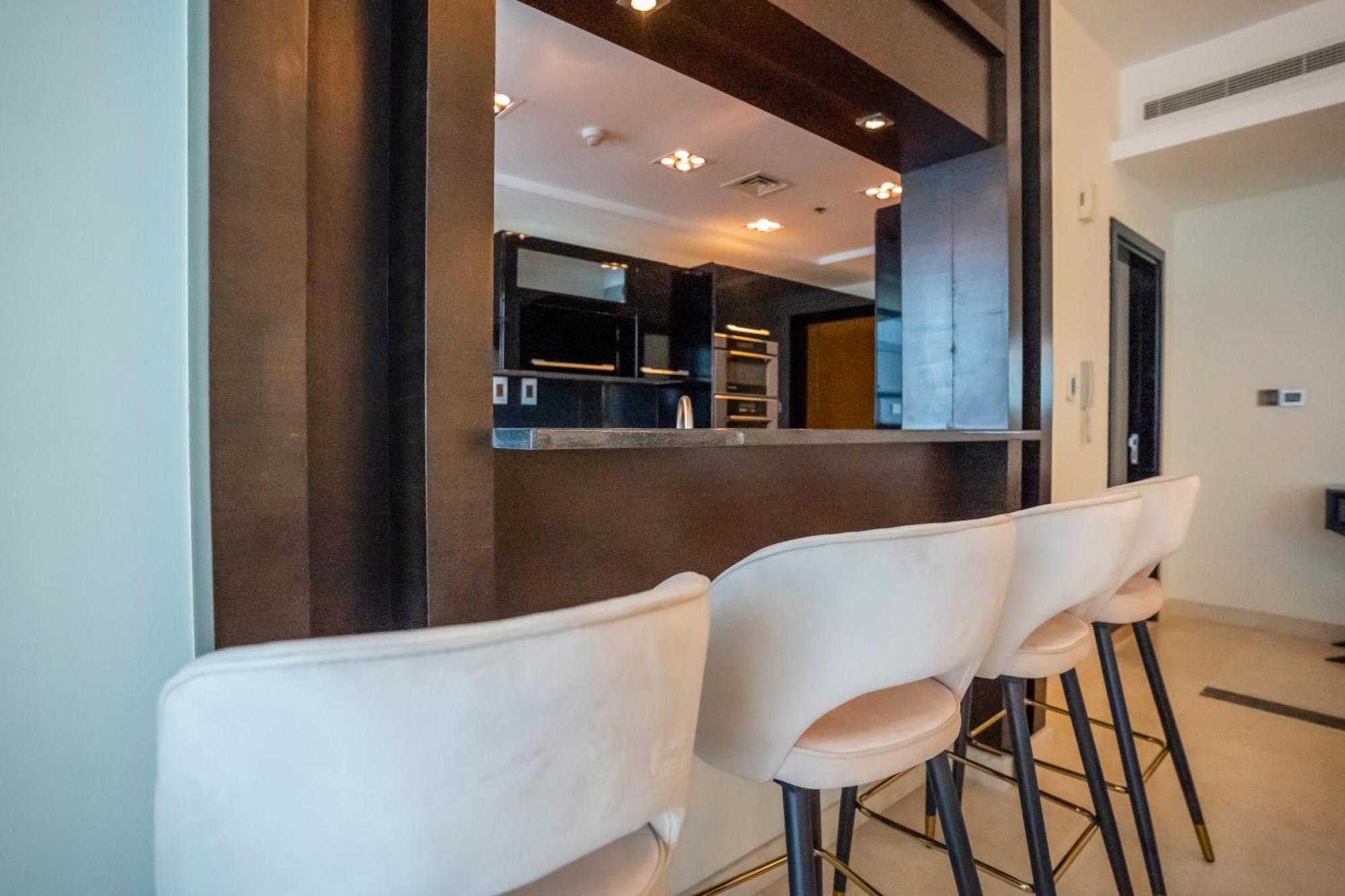 Homesgetaway - Luxurious Duplex Penthouse 3br Plus Maids At Heart Of Marina Dubai