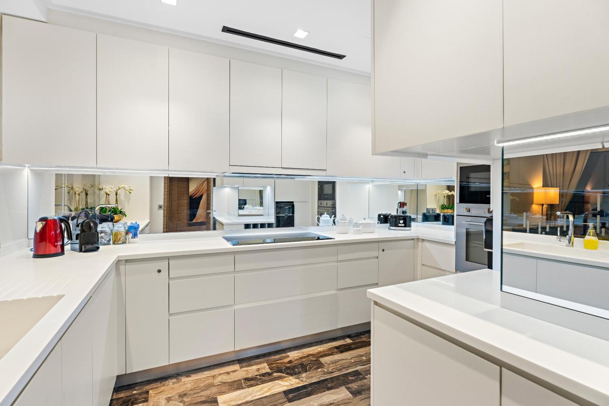 First Class 2br Elevated Luxury With Terrace * Dubai