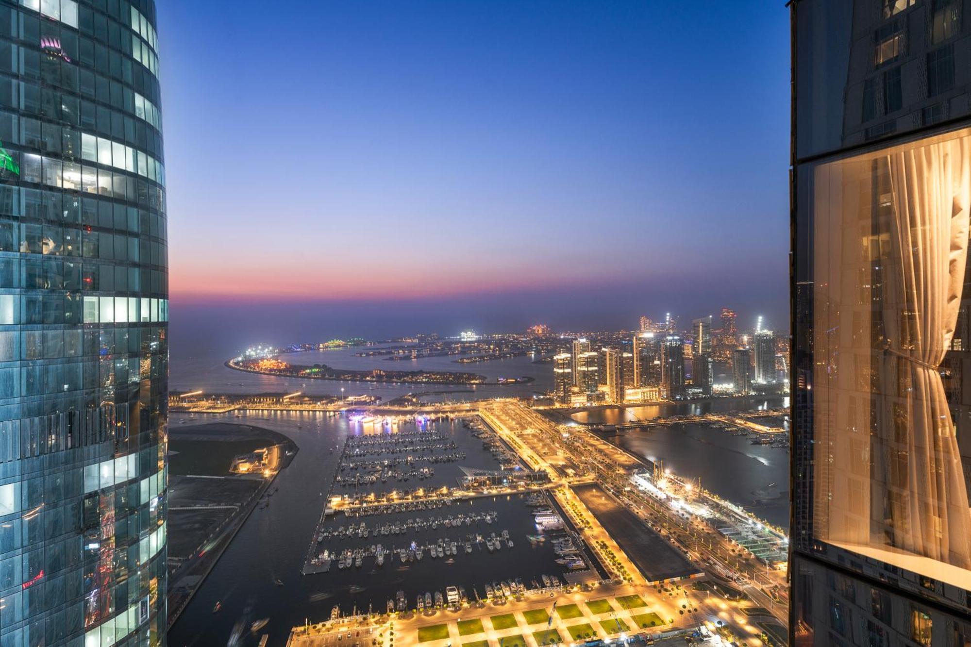 First Class 2br Elevated Luxury With Terrace * Dubai
