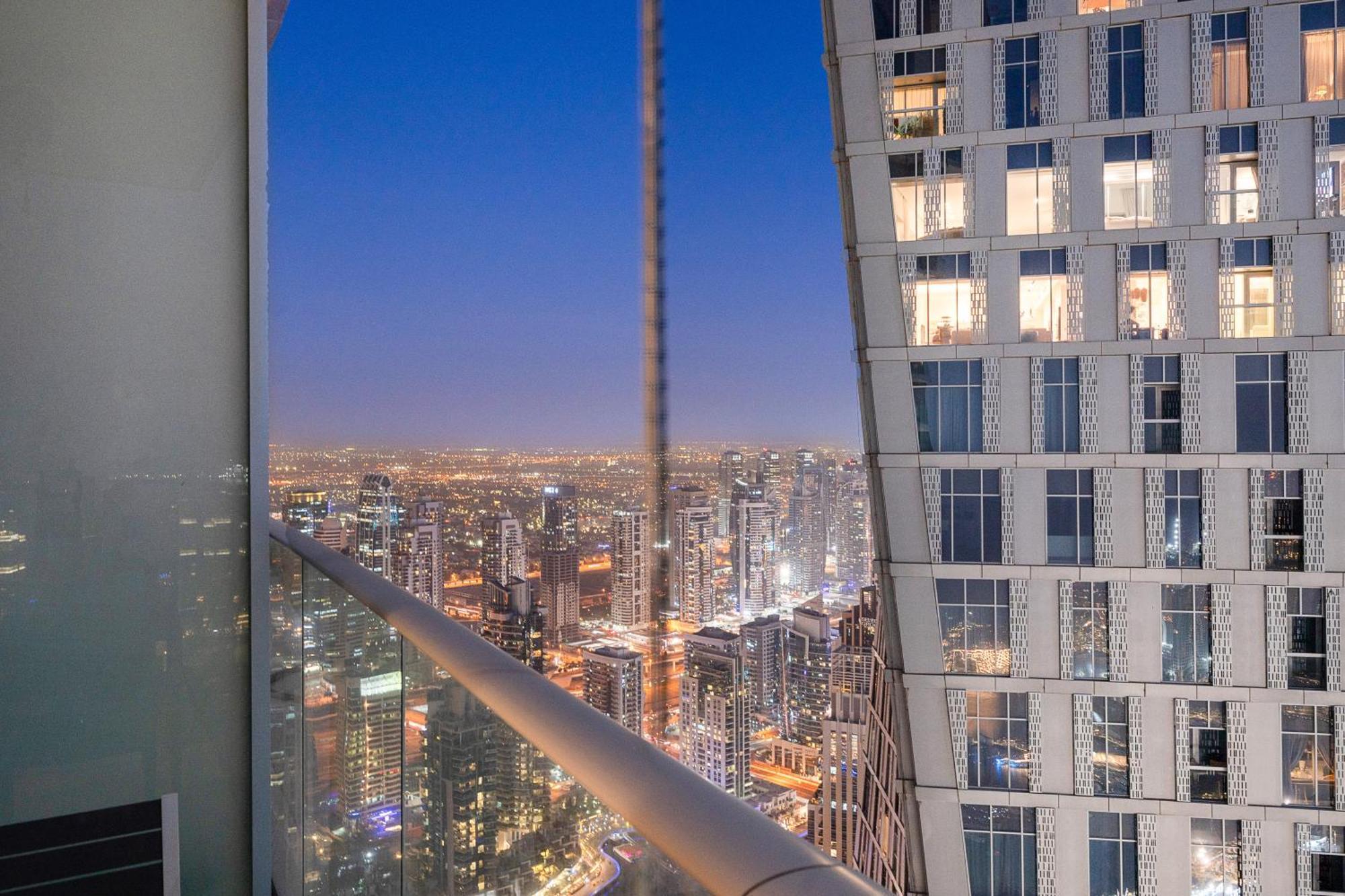 First Class 2br Elevated Luxury With Terrace Apartment *