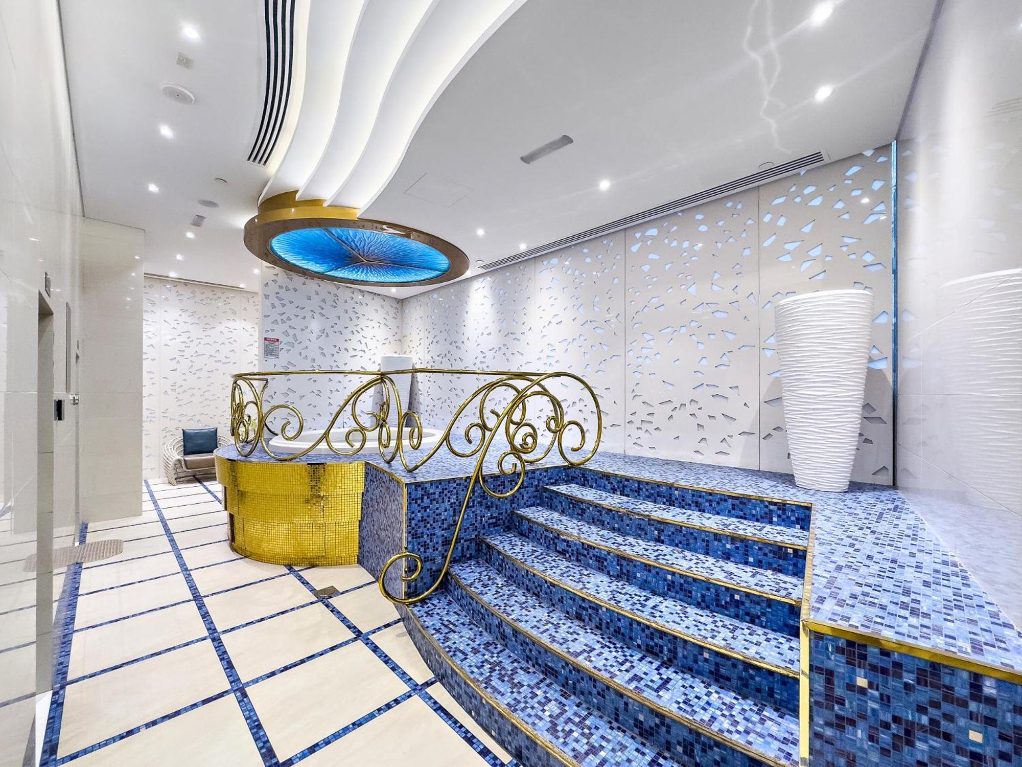 First Class 2br Elevated Luxury With Terrace * Dubai