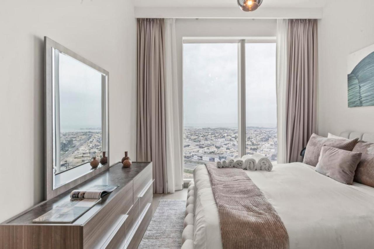 Stylish 2 Bedroom Retreat In Downtown Apartment *