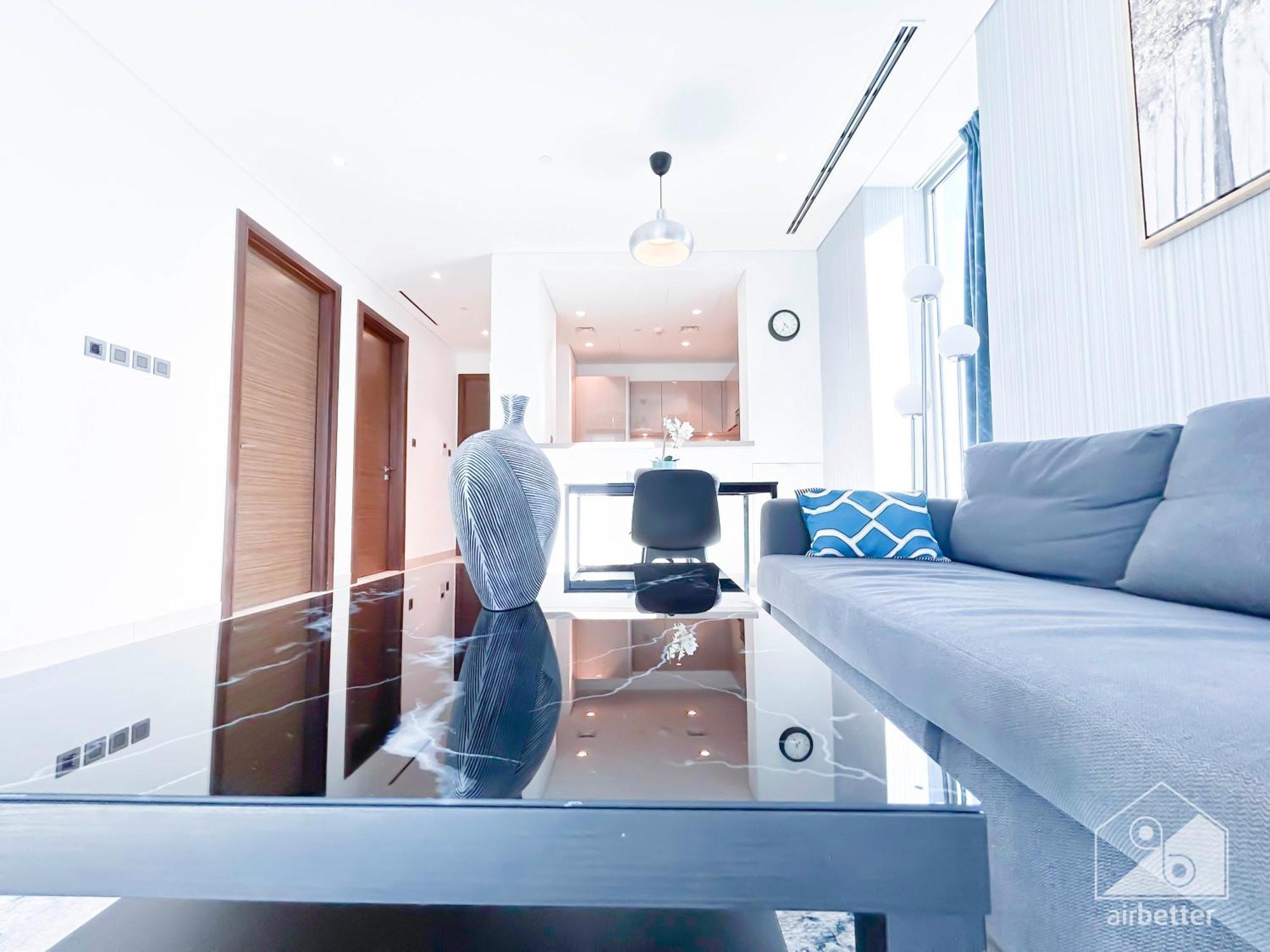 Stunning & New 1b With Balcony & View Apartment