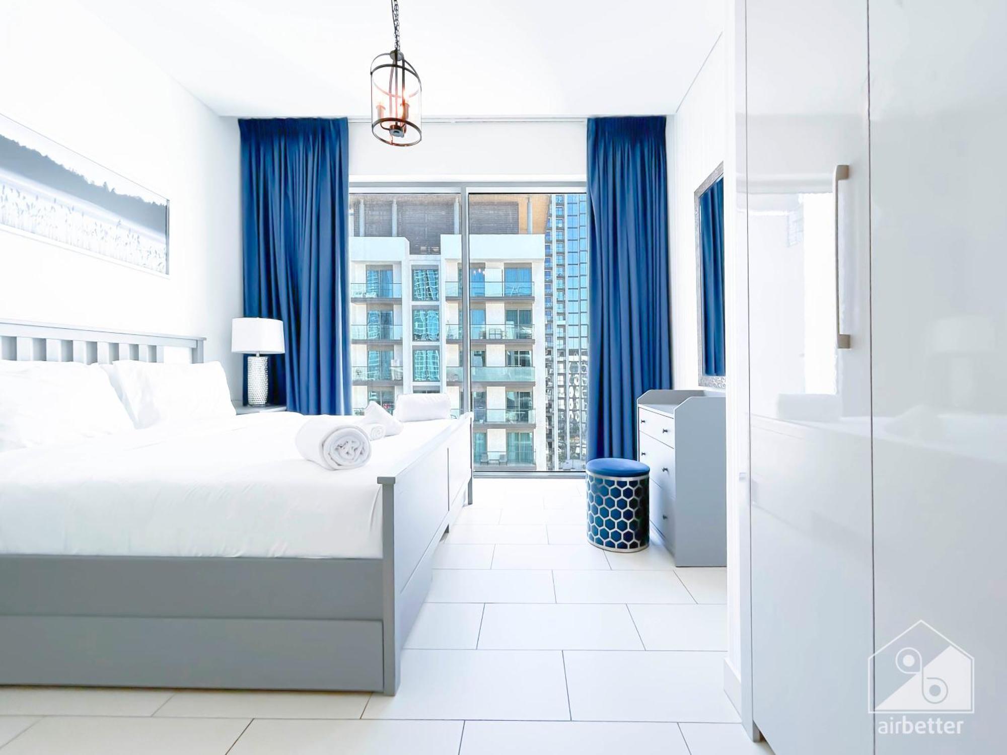 Stunning & New 1b With Balcony & View *