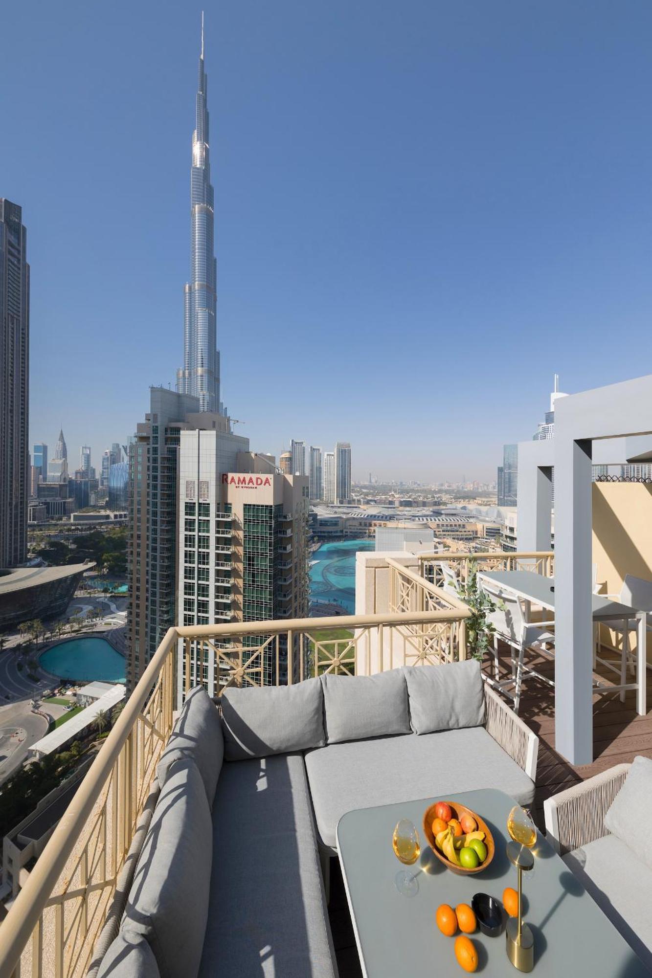 The Signature Burj Khalifa View Residence With Terrace *