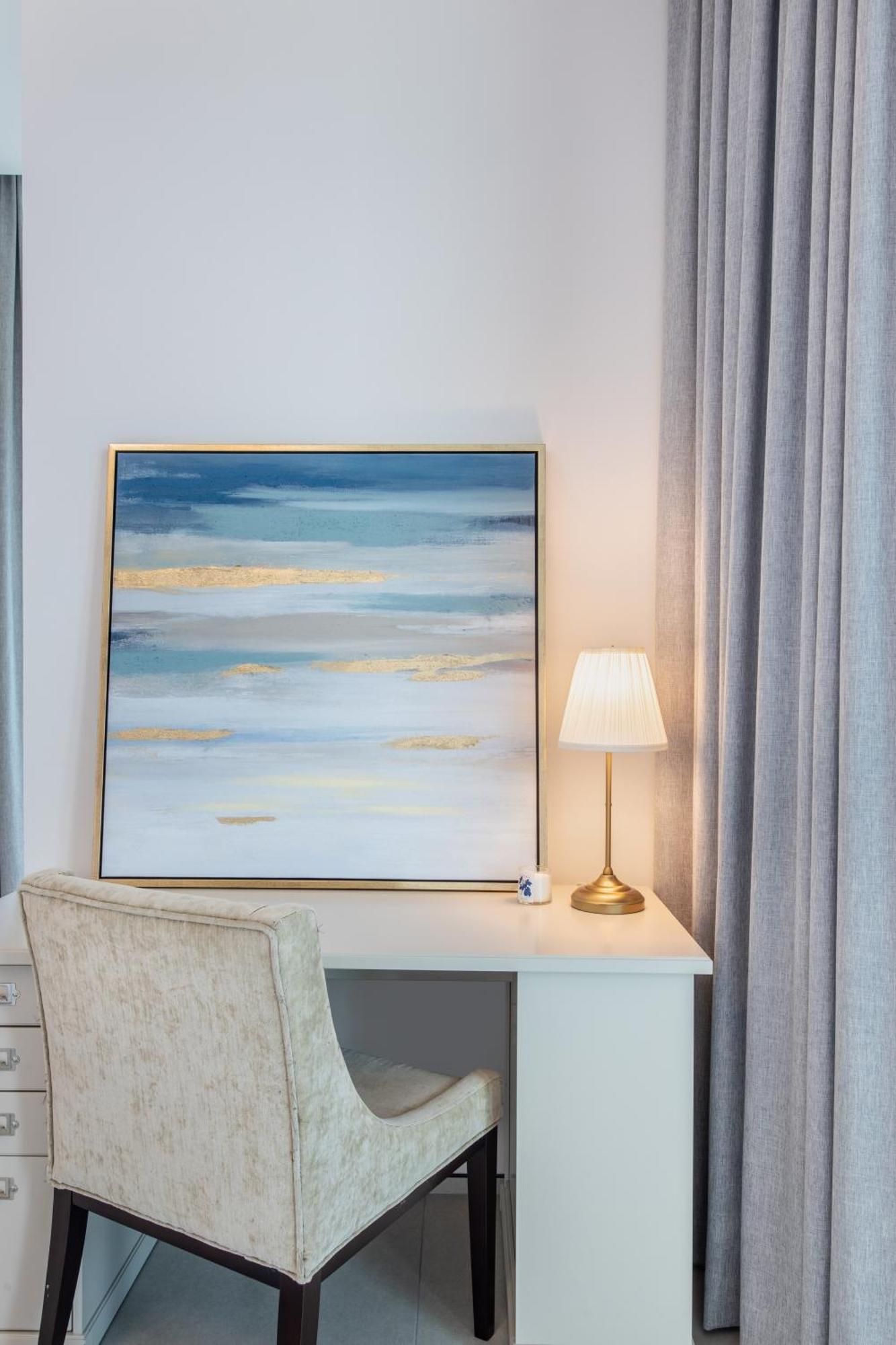 Address 2br Family 56th Floor * Dubai