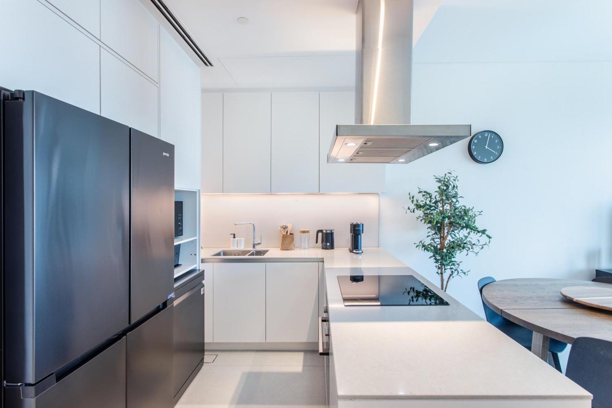 Address 2br Family 56th Floor * Dubai