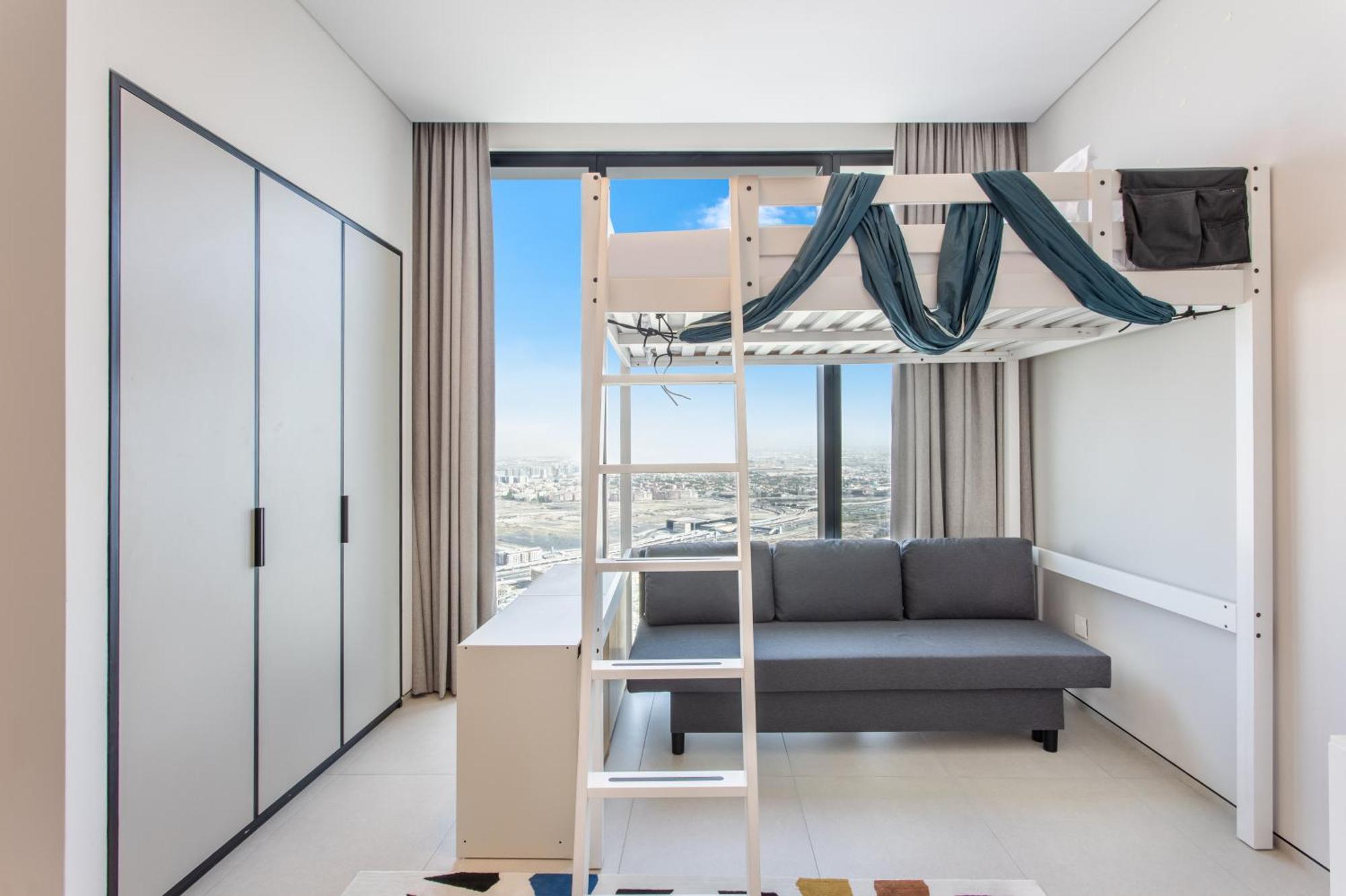 Apartment Address 2br Family 56th Floor *